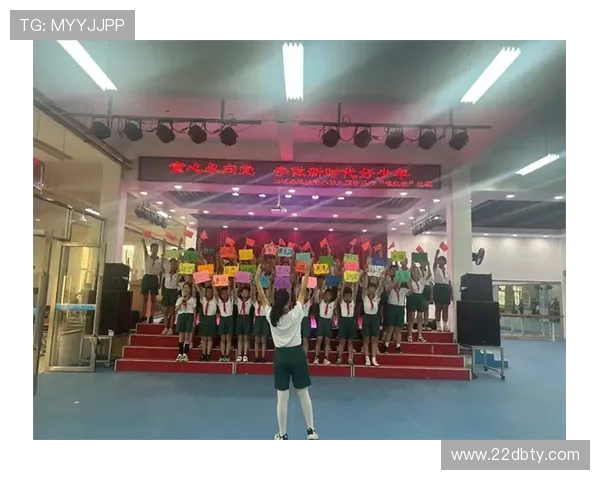 上海市小学游泳比赛精彩纷呈，展现少年泳者风采